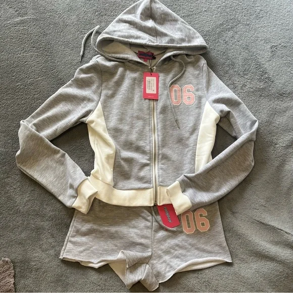 🚫SOLD🚫EDIKTED LOW RISE SWEATSHORTS AND HOODIE💕 - Picture 7 of 9